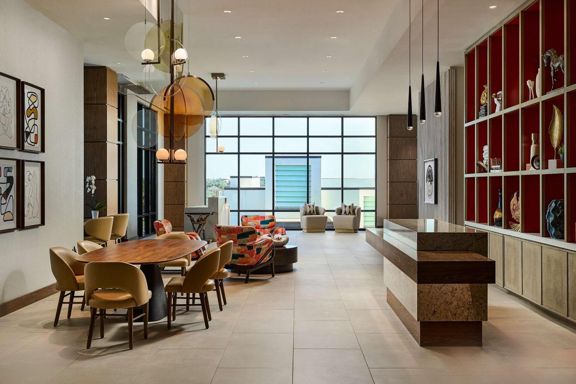Hotel Lively On Oak City, Tapestry By Hilton 4*
